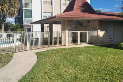 Condo in Lauderhill, Florida, 2 bedrooms № 2083329 - photo 8