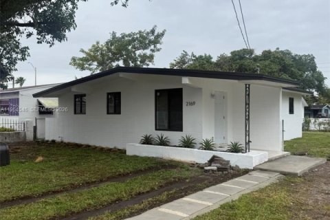 Casa en Miami, Florida 3 dormitorios, 120.03 m2 № 2025949