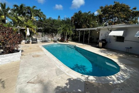 House in Hollywood, Florida 4 bedrooms, 135.54 sq.m. № 2058422