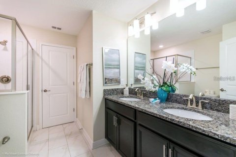 House in Davenport, Florida 8 bedrooms, 363.15 sq.m. № 1572765 - photo 22