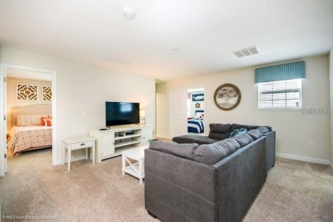 House in Davenport, Florida 8 bedrooms, 363.15 sq.m. № 1572765 - photo 28