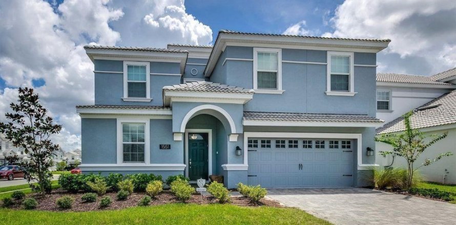 House in Davenport, Florida 8 bedrooms, 363.15 sq.m. № 1572765
