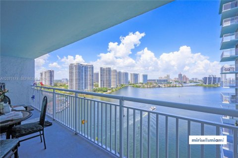 Condo à Sunny Isles Beach, Floride, 2 chambres № 2301610