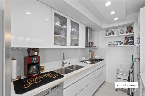 Copropriété à vendre à Sunny Isles Beach, Floride: 2 chambres, 138.24 m2 № 2301610 - photo 12