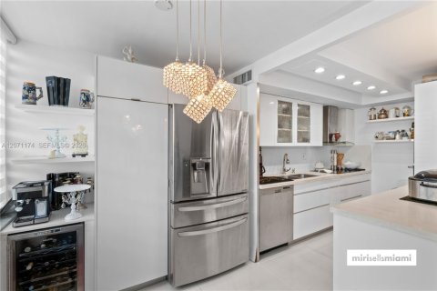 Copropriété à vendre à Sunny Isles Beach, Floride: 2 chambres, 138.24 m2 № 2301610 - photo 14