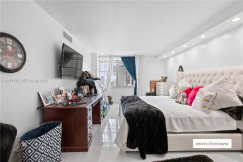 Copropriété à vendre à Sunny Isles Beach, Floride: 2 chambres, 138.24 m2 № 2301610 - photo 18