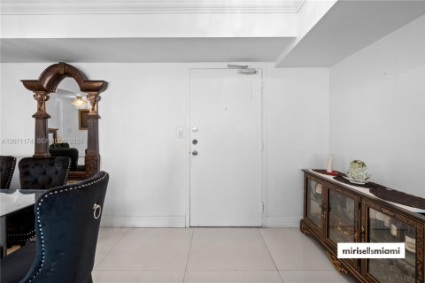 Copropriété à vendre à Sunny Isles Beach, Floride: 2 chambres, 138.24 m2 № 2301610 - photo 21