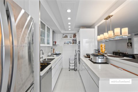 Copropriété à vendre à Sunny Isles Beach, Floride: 2 chambres, 138.24 m2 № 2301610 - photo 13