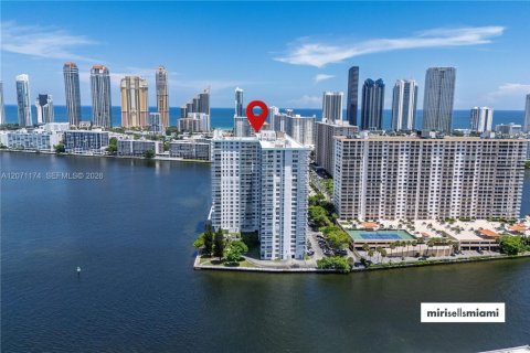 Copropriété à vendre à Sunny Isles Beach, Floride: 2 chambres, 138.24 m2 № 2301610 - photo 2