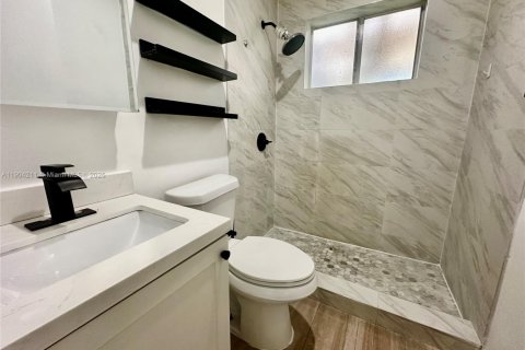 Снять в аренду виллу или дом в Майами, Флорида 2 спальни, 65.03м2, № 1954864 - фото 7