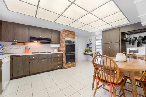 Casa en venta en Hollywood, Florida, 4 dormitorios, 290.32 m2 № 2030848 - foto 10