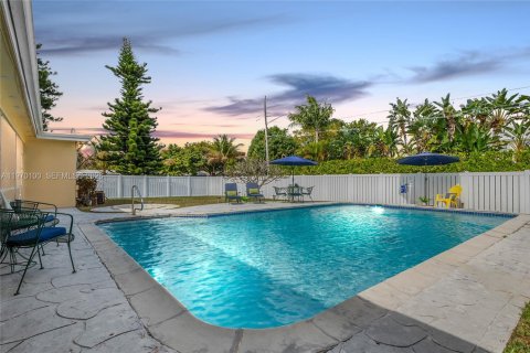 Casa en venta en Hollywood, Florida, 4 dormitorios, 290.32 m2 № 2030848 - foto 25