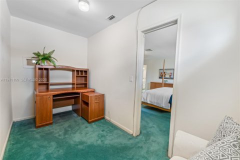 Casa en venta en Hollywood, Florida, 4 dormitorios, 290.32 m2 № 2030848 - foto 20