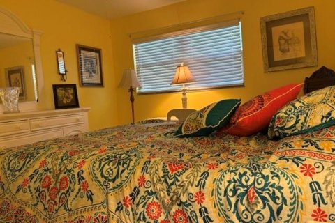 Condo in Sun City Center, Florida, 2 bedrooms  № 2226288 - photo 24