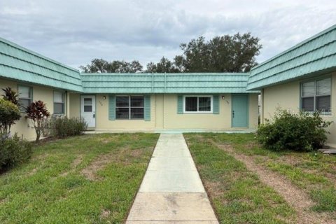 Condo in Sun City Center, Florida, 2 bedrooms  № 2226288 - photo 3