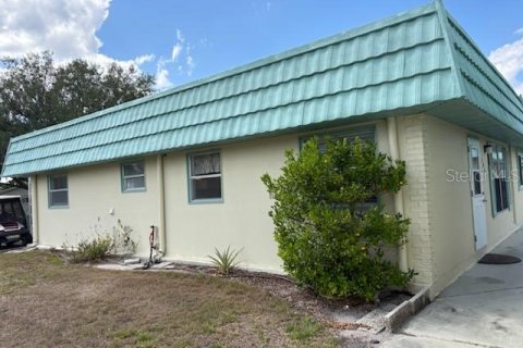 Condo in Sun City Center, Florida, 2 bedrooms  № 2226288 - photo 4