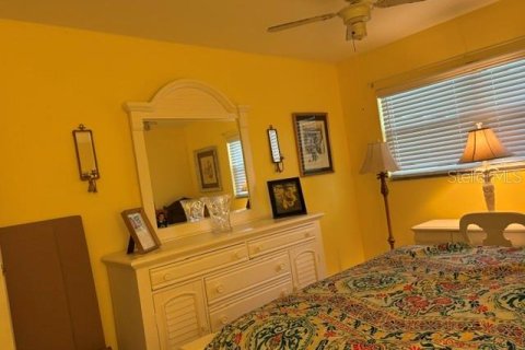 Condo in Sun City Center, Florida, 2 bedrooms  № 2226288 - photo 30