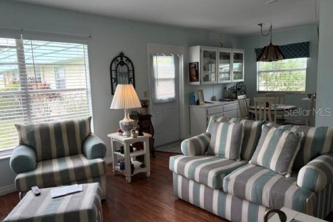 Condo in Sun City Center, Florida, 2 bedrooms  № 2226288 - photo 10