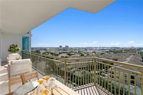 Copropriété à vendre à Tampa, Floride: 2 chambres, 207.26 m2 № 2388573 - photo 3