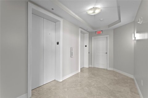 Copropriété à vendre à Tampa, Floride: 2 chambres, 207.26 m2 № 2388573 - photo 13
