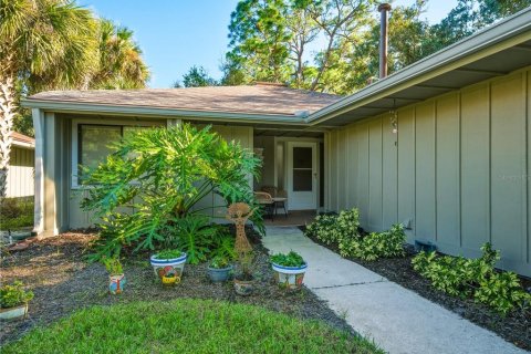 House in New Smyrna Beach, Florida 2 bedrooms, 153.1 sq.m. № 2419236 - photo 2