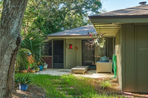 House in New Smyrna Beach, Florida 2 bedrooms, 153.1 sq.m. № 2419236 - photo 6