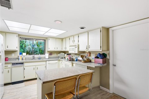 House in New Smyrna Beach, Florida 2 bedrooms, 153.1 sq.m. № 2419236 - photo 17