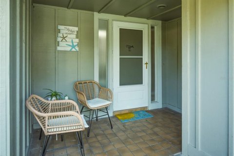 House in New Smyrna Beach, Florida 2 bedrooms, 153.1 sq.m. № 2419236 - photo 3