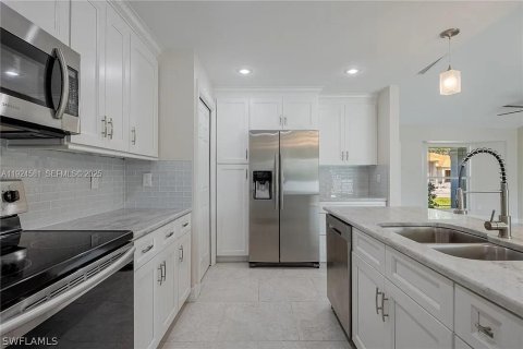 Casa en venta en Lehigh Acres, Florida, 3 dormitorios № 1982940 - foto 5