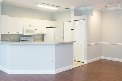 Condo in Miramar, Florida, 1 bedroom  № 1846075 - photo 5