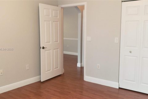 Condo in Miramar, Florida, 1 bedroom  № 1846075 - photo 17