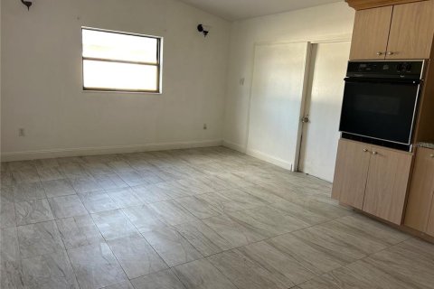 Apartment in Sarasota, Florida 5 bedrooms, 185.8 sq.m. № 1529065 - photo 5