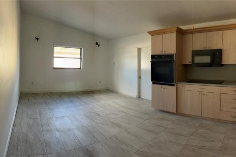 Apartment in Sarasota, Florida 5 bedrooms, 185.8 sq.m. № 1529065 - photo 2