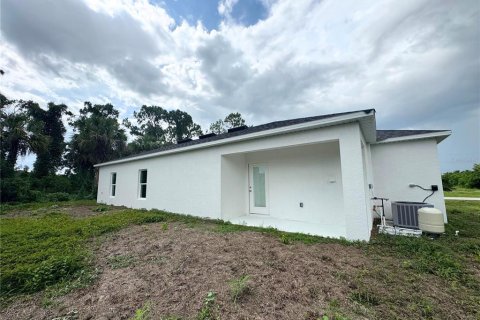 Villa ou maison à vendre à Lehigh Acres, Floride: 3 chambres, 106.47 m2 № 1796675 - photo 20