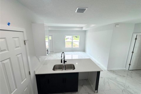 Villa ou maison à vendre à Lehigh Acres, Floride: 3 chambres, 106.47 m2 № 1796675 - photo 6