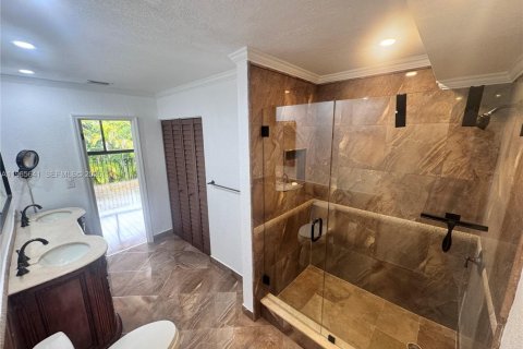 Touwnhouse à louer à Doral, Floride: 2 chambres, 162.58 m2 № 2032460 - photo 16