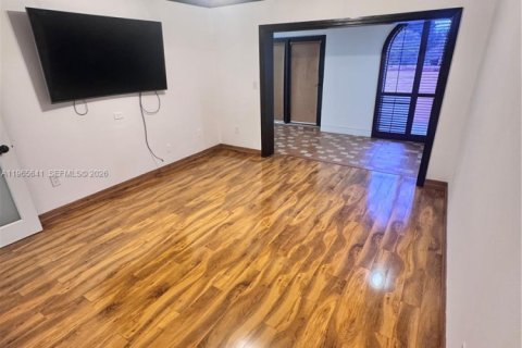 Touwnhouse à louer à Doral, Floride: 2 chambres, 162.58 m2 № 2032460 - photo 19