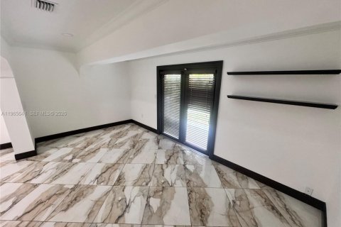 Touwnhouse à louer à Doral, Floride: 2 chambres, 162.58 m2 № 2032460 - photo 5