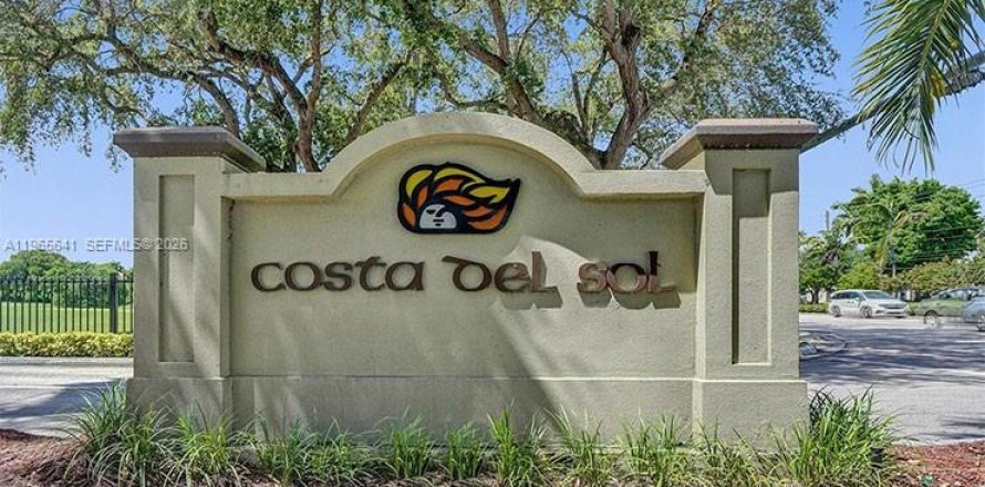 Touwnhouse à Doral, Floride 2 chambres, 162.58 m2 № 2032460