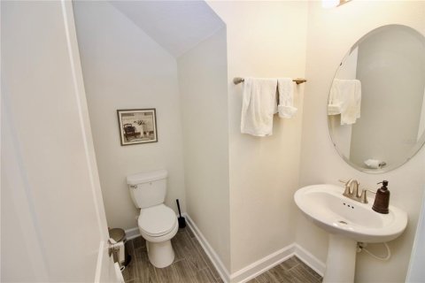 House in Orlando, Florida 5 bedrooms, 369.66 sq.m. № 2102191 - photo 15