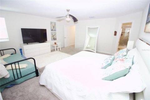 House in Orlando, Florida 5 bedrooms, 369.66 sq.m. № 2102191 - photo 8