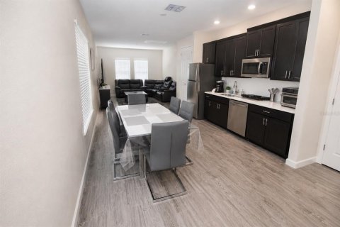 House in Orlando, Florida 5 bedrooms, 369.66 sq.m. № 2102191 - photo 19