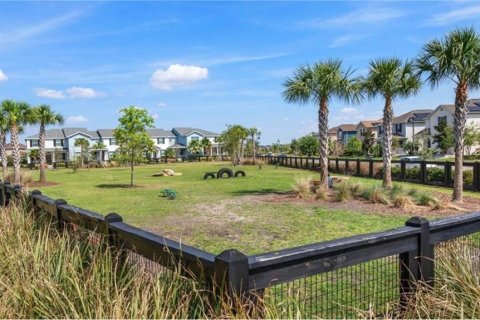 House in Orlando, Florida 5 bedrooms, 369.66 sq.m. № 2102191 - photo 25