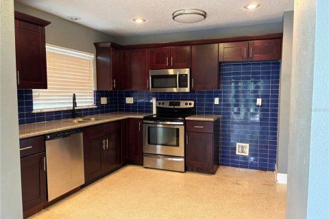 House in Clearwater, Florida 3 bedrooms, 151.62 sq.m. № 2204081 - photo 5