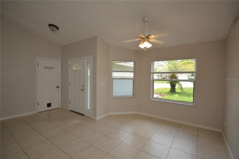 Villa ou maison à louer à Palm Coast, Floride: 3 chambres, 132.94 m2 № 1875860 - photo 4