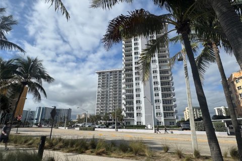 Купить кондоминиум в Помпано-Бич, Флорида 1 спальня, 82.68м2, № 2005156 - фото 3