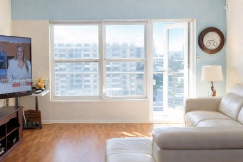 Купить кондоминиум в Помпано-Бич, Флорида 1 спальня, 82.68м2, № 2005156 - фото 25