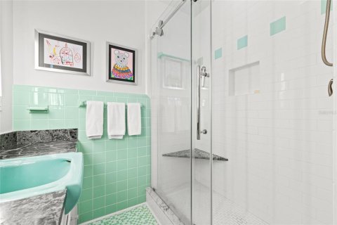 Condo in Saint Petersburg, Florida, 1 bedroom  № 2284589 - photo 17