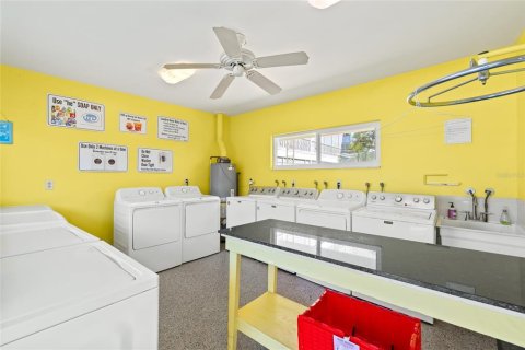 Condo in Saint Petersburg, Florida, 1 bedroom  № 2284589 - photo 25