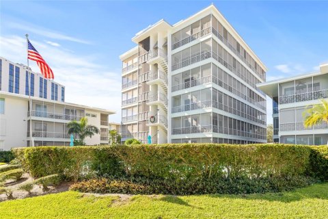 Condo à Saint Petersburg, Floride, 1 chambre № 2284589